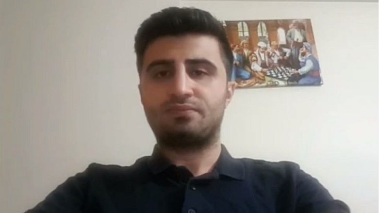 Rêveberê RAWEST: Ciwanên Kurd dixwazin bi zimanê xwe perwerde bibin